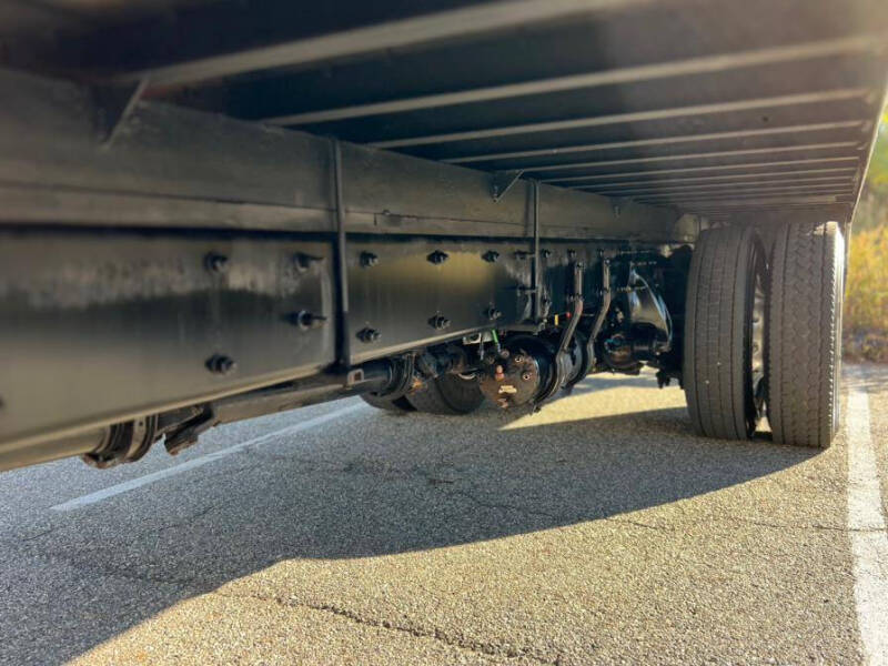 2018 Freightliner M2 106