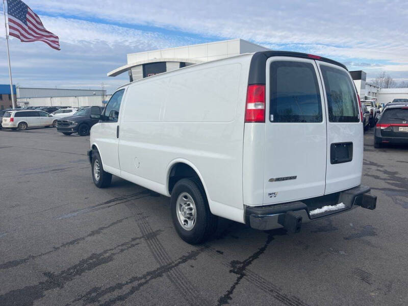 2024 Chevrolet Express 2500