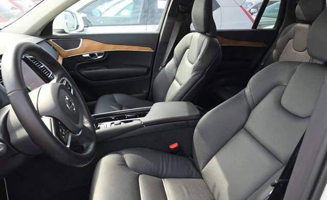 2025 Volvo XC90 B6 Plus Bright Theme 7P