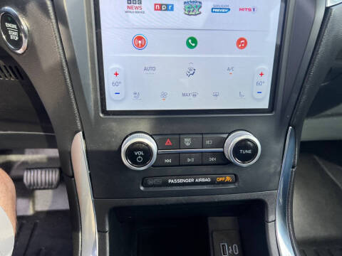 2022 Ford Edge Titanium