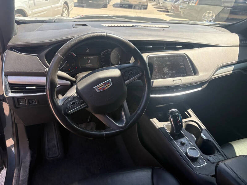 2021 Cadillac XT4 Premium Luxury