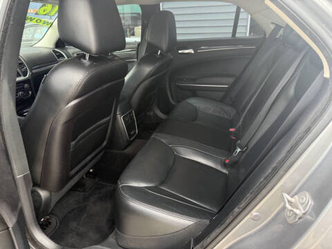 2016 Chrysler 300 Limited