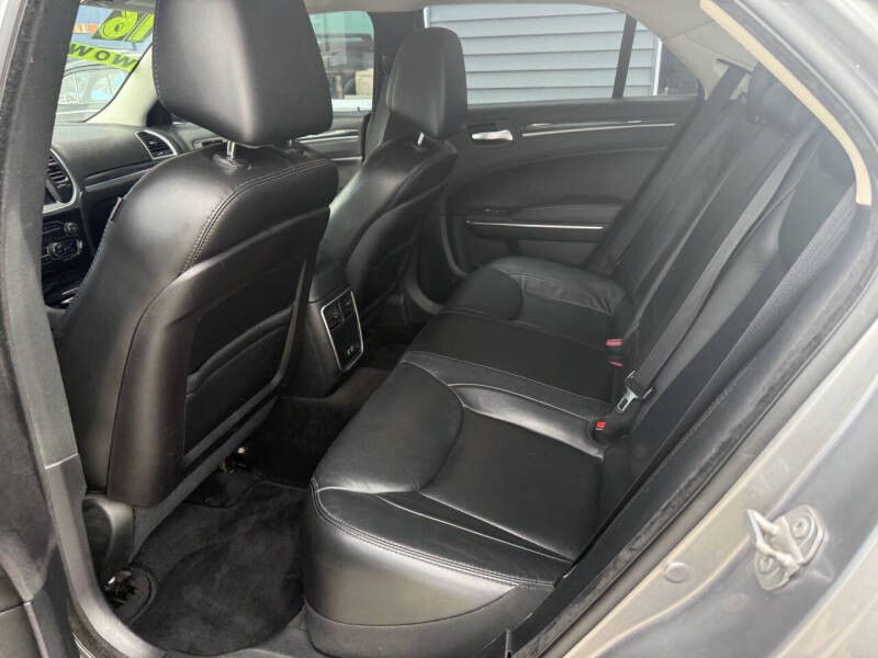 2016 Chrysler 300 Limited