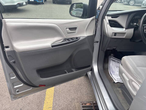 2017 Toyota Sienna L 7-Passenger