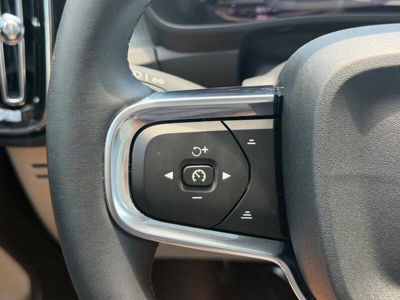 2026 Volvo XC40 B5 Plus