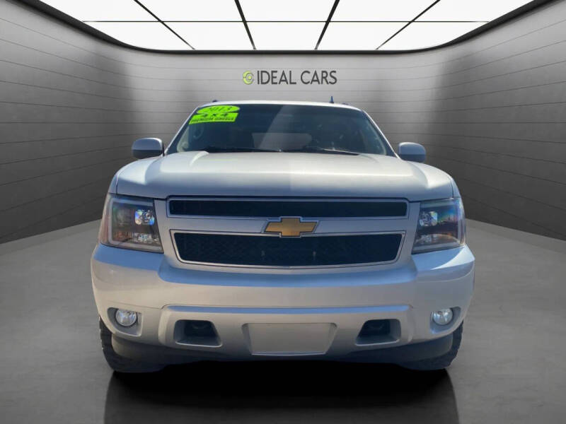 2013 Chevrolet Avalanche LS Black Diamond
