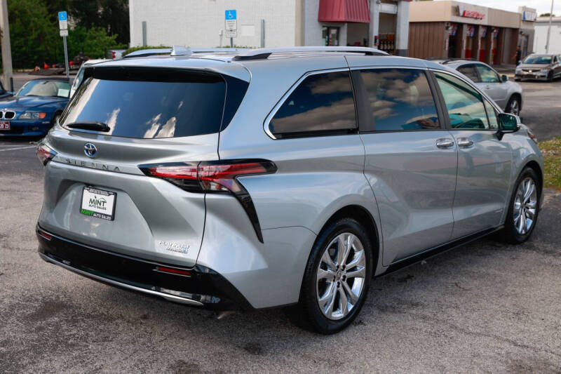 2021 Toyota Sienna Platinum 7-Passenger