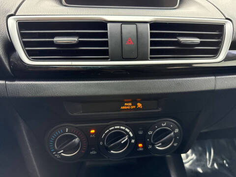 2016 Mazda MAZDA3 i Touring