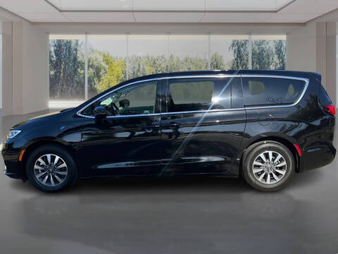 2024 Chrysler Pacifica Plug-In Hybrid Select