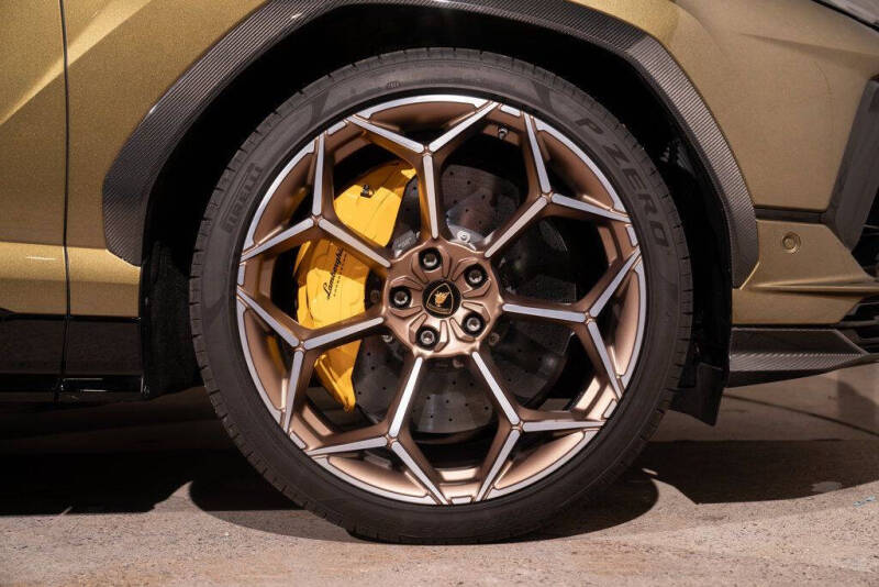 2024 Lamborghini Urus Performante