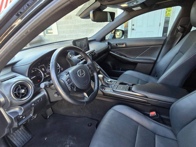 2023 Lexus IS 300