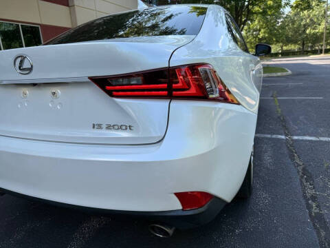 2016 Lexus IS 200t