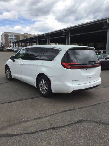 2023 Chrysler Pacifica Touring L