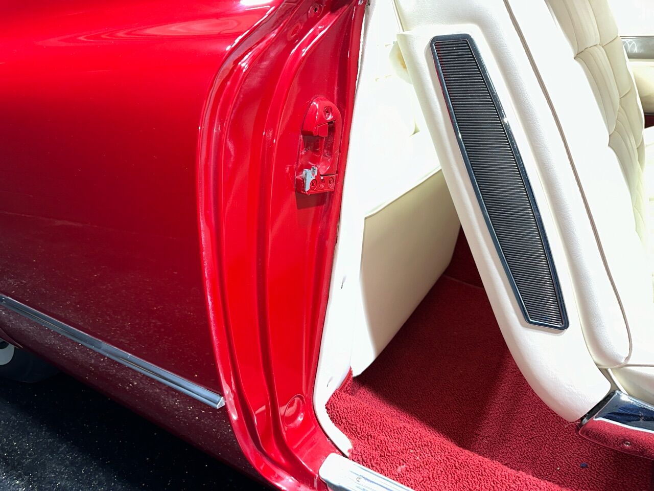 1960 Cadillac Coupe Deville 25