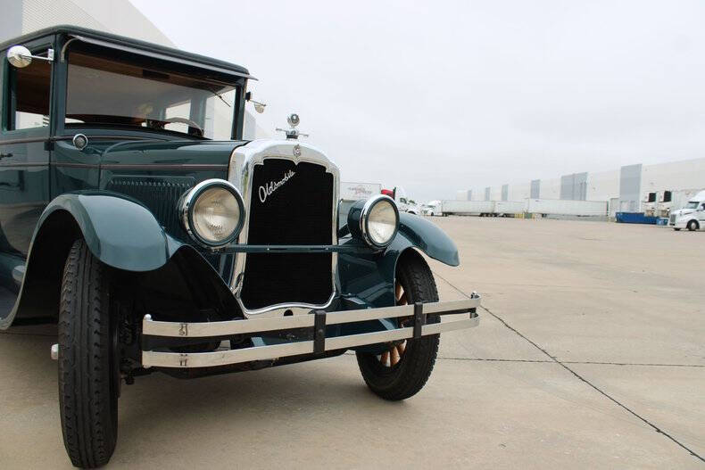 1927 Oldsmobile Sedan