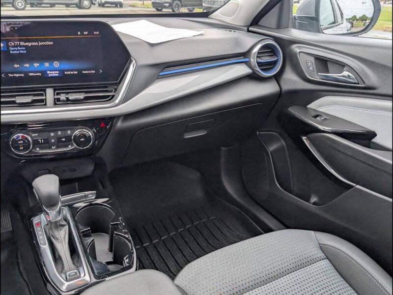 2024 Chevrolet Trax LT