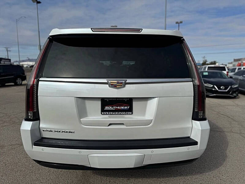 2016 Cadillac Escalade ESV Luxury Collection