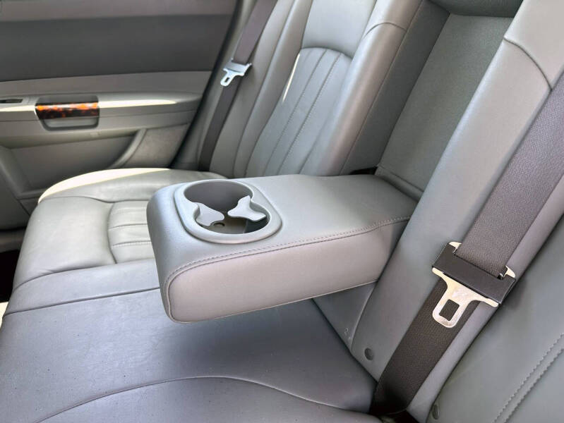 2005 Chrysler 300 C