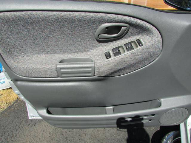 2001 Chevrolet Tracker