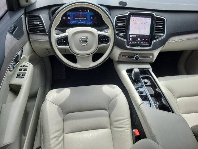 2023 Volvo XC90 B5 Plus Bright Theme