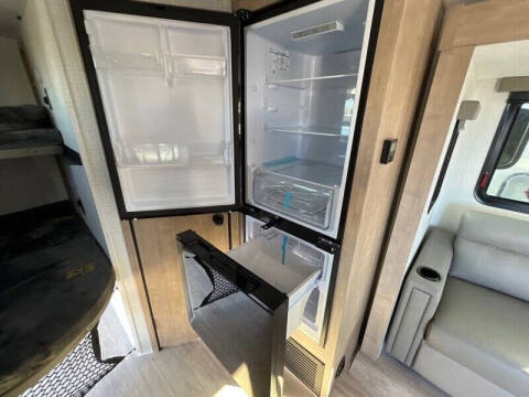 2025 Palomino Solaire