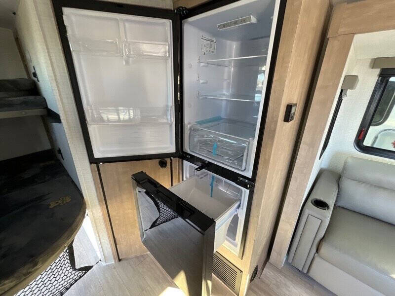 2025 Palomino Solaire