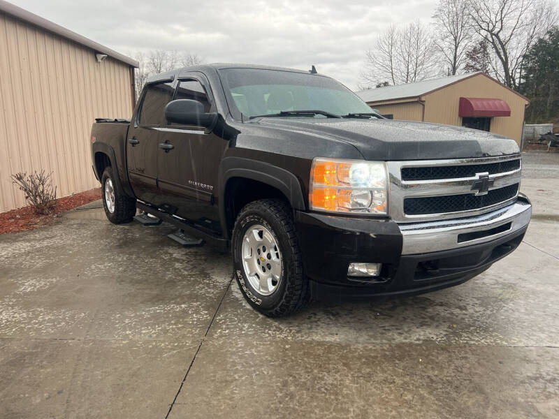 2011 Chevrolet Silverado 1500 LT photo 3