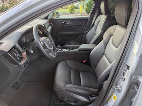 2025 Volvo V60 Cross Country B5 Plus