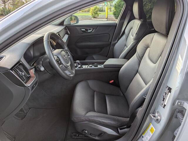 2025 Volvo V60 Cross Country B5 Plus