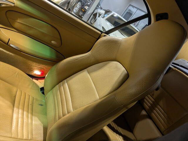 2000 Porsche 911 Carrera 4