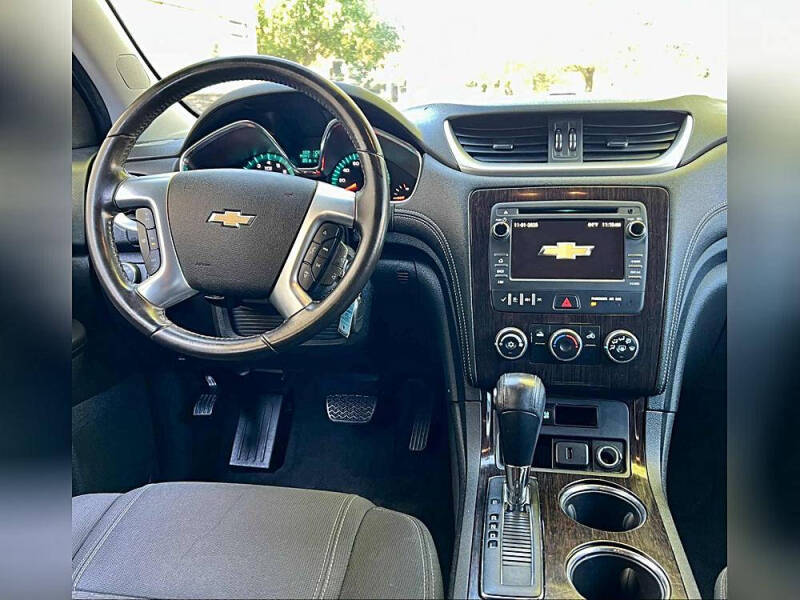 2017 Chevrolet Traverse LT