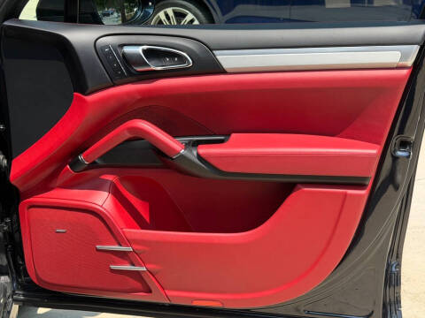 2016 Porsche Cayenne GTS