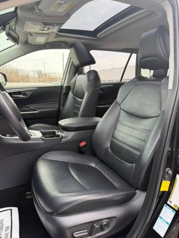 2019 Toyota RAV4 XLE Premium