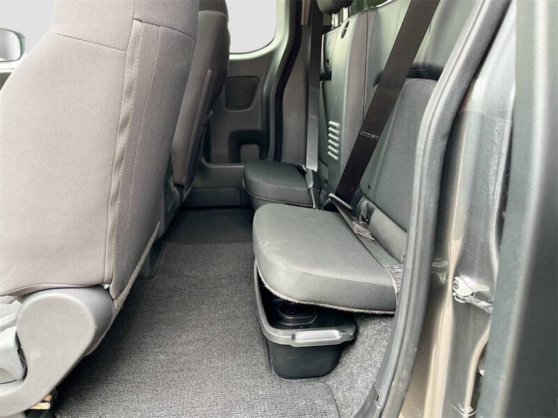 2022 Nissan Frontier S