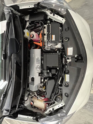 2016 Toyota Prius v Five