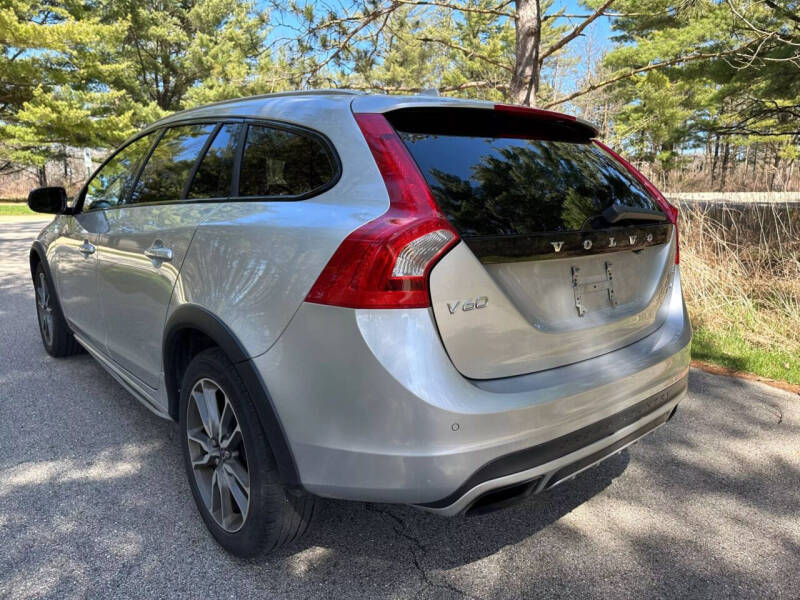 2015 Volvo V60 Cross Country T5