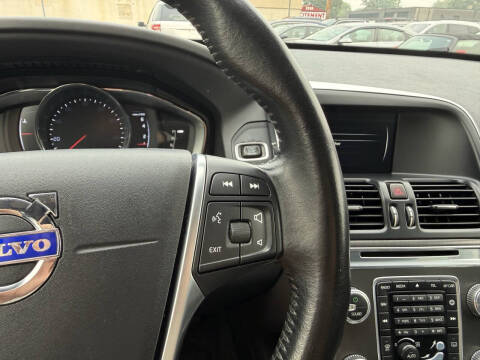2016 Volvo XC60 T6 Drive-E