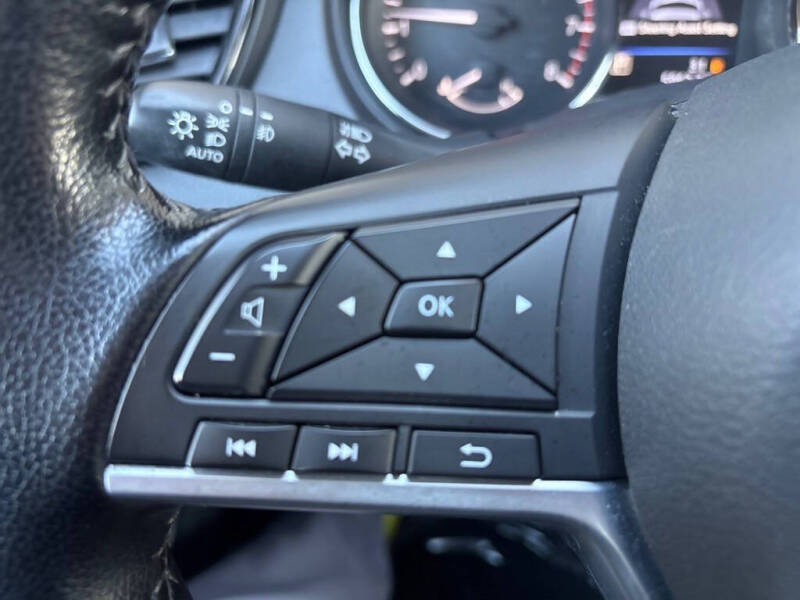 2022 Nissan Rogue Sport SV