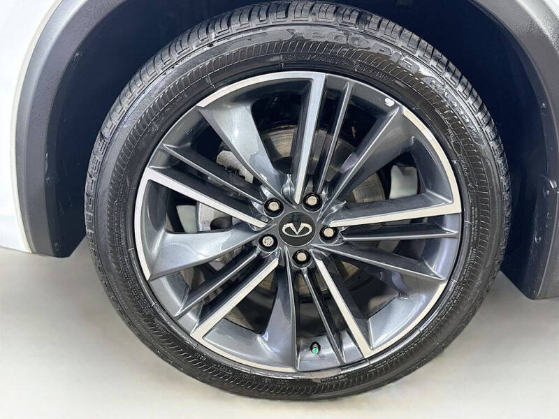 2025 Infiniti QX55 Essential