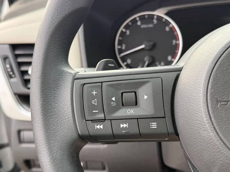 2024 Nissan Rogue SV
