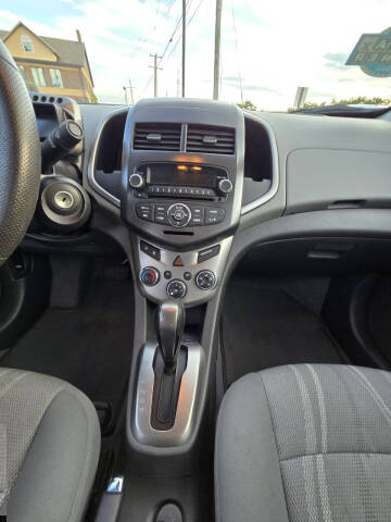 2013 Chevrolet Sonic LT Auto