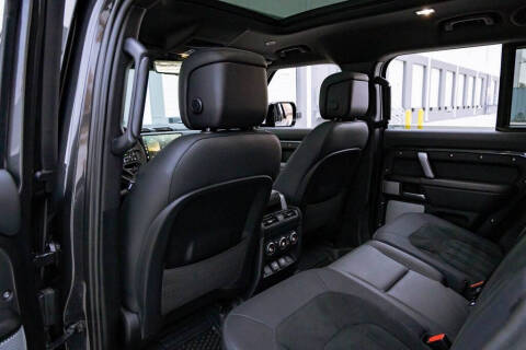 2024 Land Rover Defender 130 V8 P500