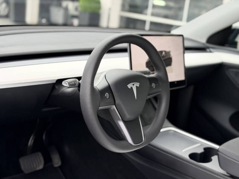 2024 Tesla Model Y Long Range