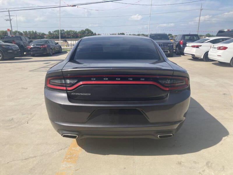 2017 Dodge Charger SE