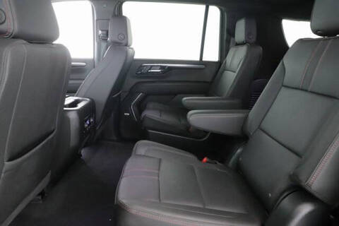 2025 Chevrolet Suburban RST