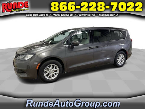2017 Chrysler Pacifica for sale at Runde PreDriven in Hazel Green WI