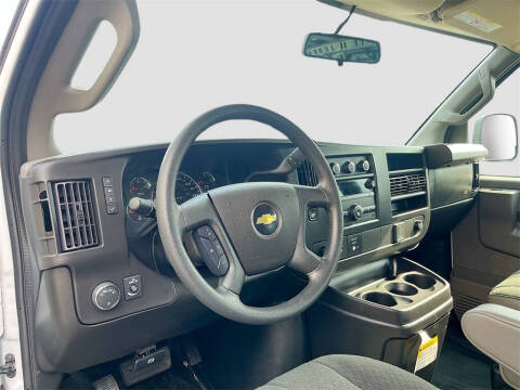 2023 Chevrolet Express 2500