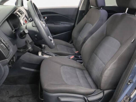 2016 Kia Rio 5-Door LX