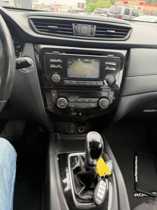 2017 Nissan Rogue SV