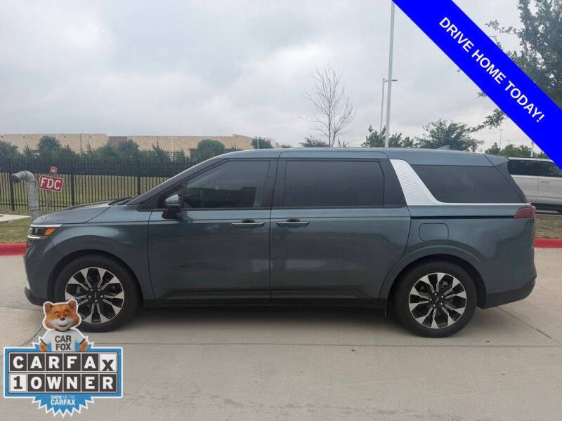 2024 Kia Carnival EX